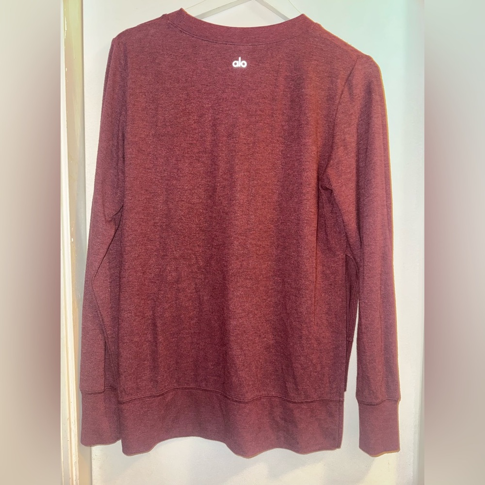 Preloved Alo burgundy long sleeve crewneck shirt with slits. Size medium. - Picture 3 of 4